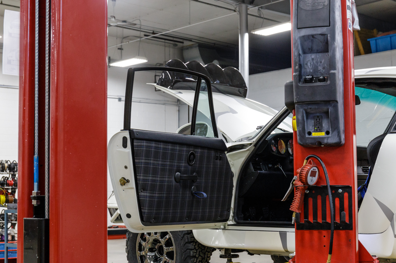 Illustration for article titled Even SEMA Knows Off-Road 911s Are One Of The Coolest Things On Earth